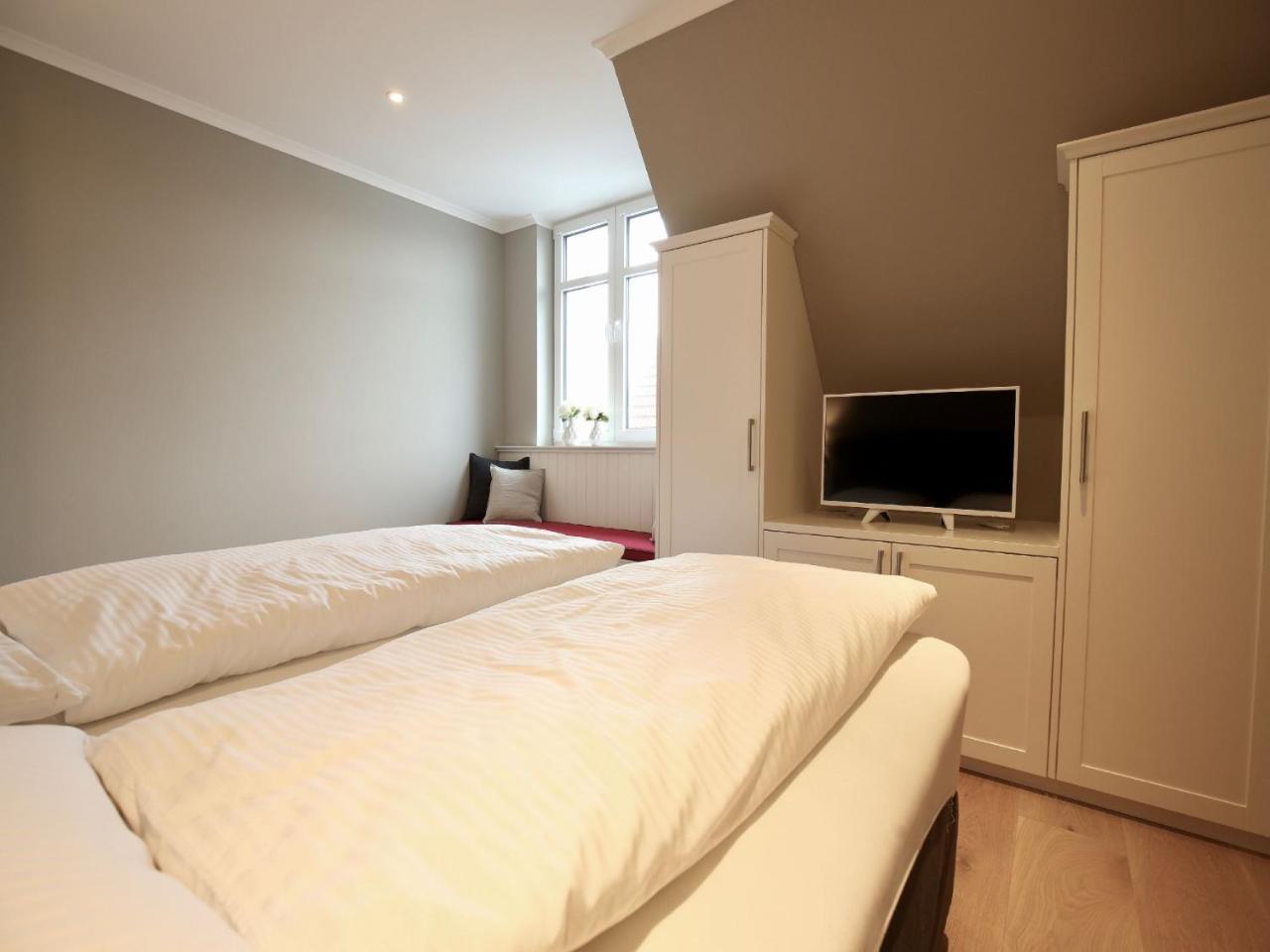 Charlotte 48 - Wunderschoene Ferienwohnung Mit Balkon Und Sauna Wangerooge Exterior photo